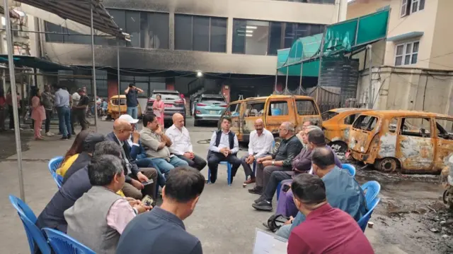 नेपाल उद्योग वाणिज्य महासङ्घका पदाधिकारीहरू भदौ २४ को घटनापछि परामर्श गर्दै