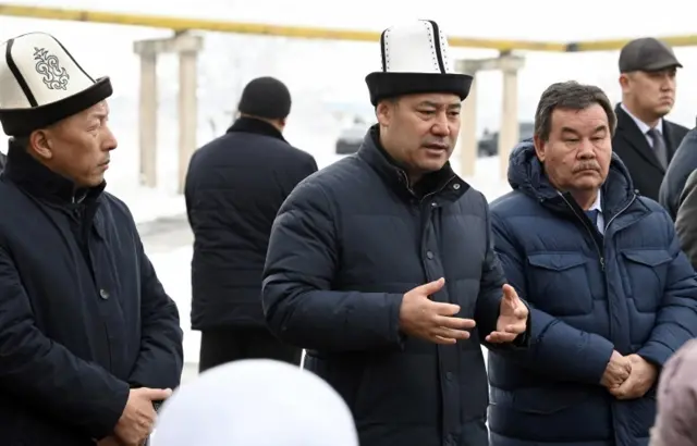 Президент Садыр Жапоровдун ЖЭБ-2 конушунун тургундары менен жолугушусу