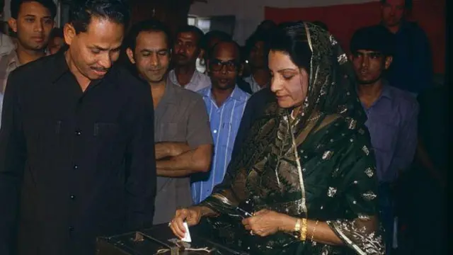 প্রয়াত জেনারেল হুসেইন মুহাম্মদ এরশাদ ও রওশন এরশাদ