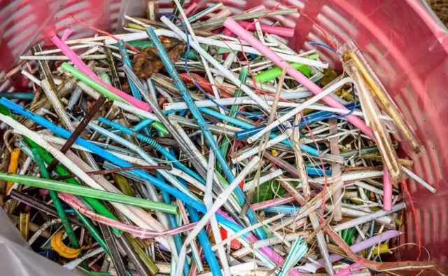 पेपर स्ट्रॉ