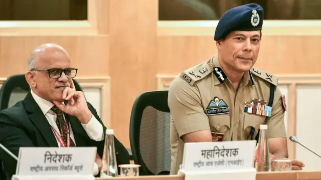 सदानंद दाते मुळचे पुण्यातील. त्यांचं बालपण हालाखीमध्ये गेलं. 