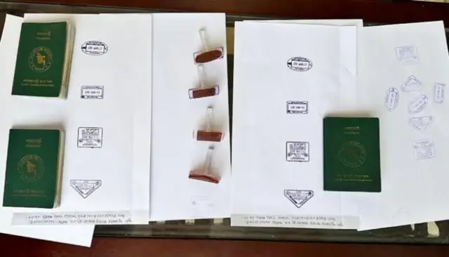 আটক করা ভুয়া সিল।