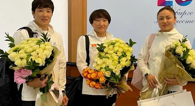 Бай Линнің жалаңаш суреті