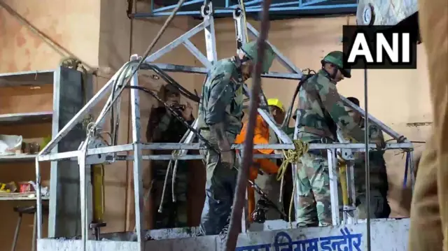 বিপর্যয় মোকাবিলা বাহিনীর ৭৫ সদস্য উদ্ধার তৎপরতা চালাচ্ছে