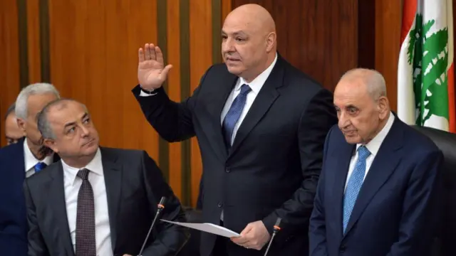 الرئيس اللبناني المنتخب جوزاف عون أثناء أداء اليمين 