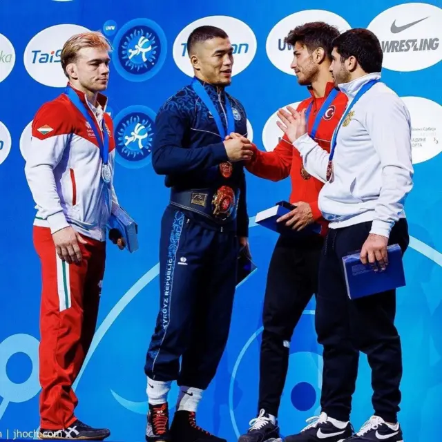 Дүйнөлүк чемпионаттын жеңүүчүлөрү. Чемпион Акжол Махмудов