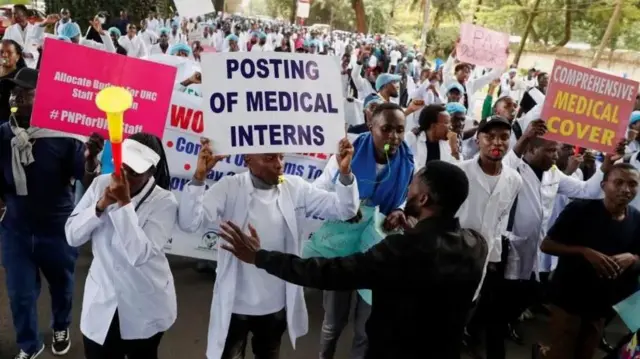 Madaktari wote wanaotarajia wanapaswa kutumia mwaka mmoja kama mwanafunzi wa ndani kabla ya kufuzu