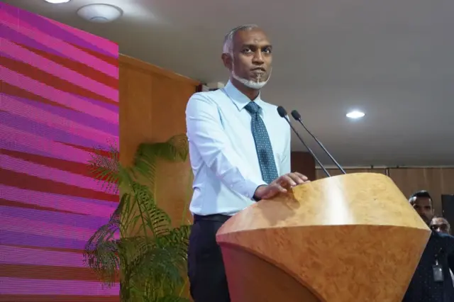 மாலத்தீவு நாடாளுமன்றத்தில் கைகலப்பு