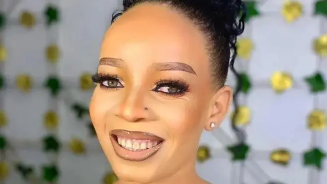 Foto of Wuraola wit smile for her face