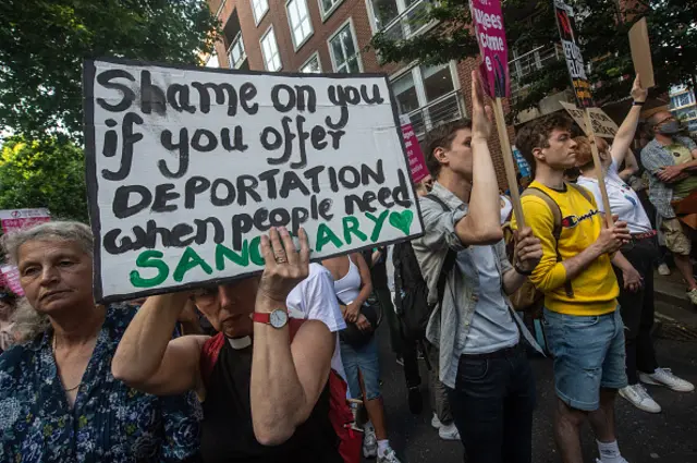 ရိုဝမ်ဒါဟာ ကမ္ဘာမှာ အလုံခြုံဆုံးတွေထဲက တနိုင်ငံလို့ ပြော