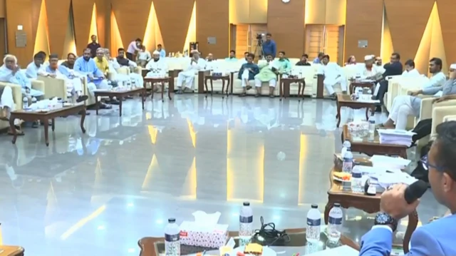 জাতীয় ঐকমত্য কমিশনের আলোচনায় বিভিন্ন দলের নেতারা