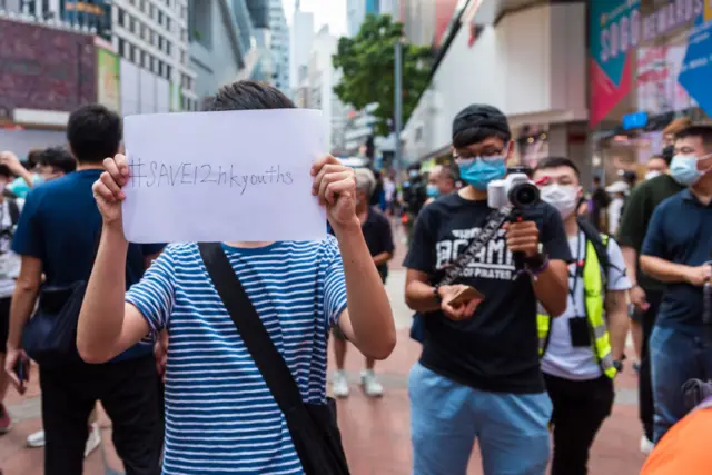 চীনে ইন্টারনেট ব্যবহারের ওপর ব্যাপক কাড়কড়ি আরোপ করা হয়