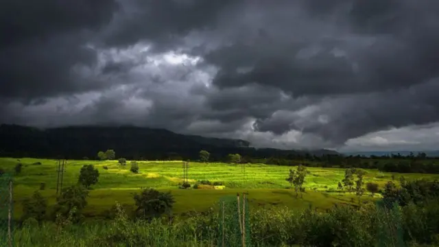 વાતાવરણ વરસાદ વાવાઝોડું 