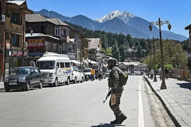 پہلگام بازار کا ایک منظر