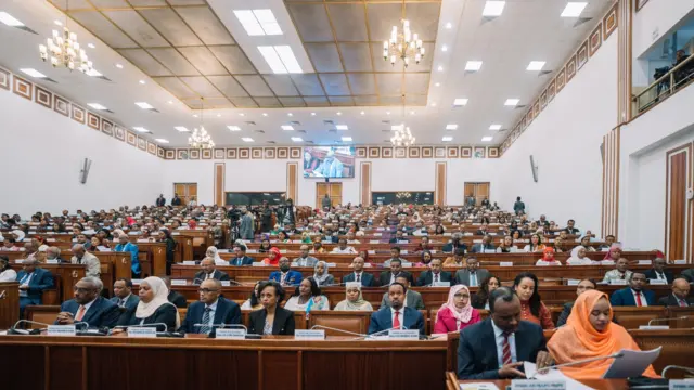 Miseensonni gaaffilee nageenyaa, diinagdeefi xaa'oo dabalatee gaaffii garagaraa gaafatan