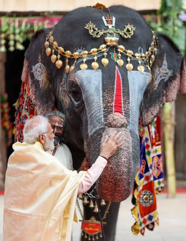 நரேந்திர மோதி 