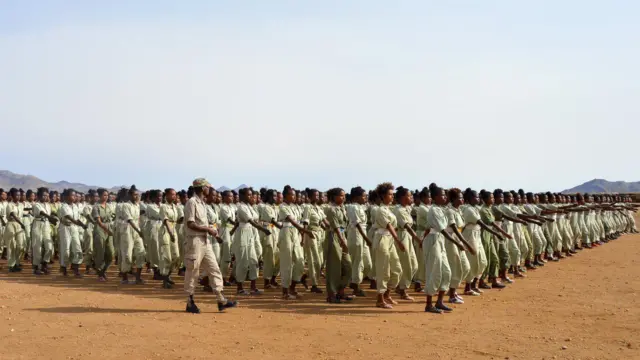 Loltoota Ertiraa irra caalaan dubartootaa dirree irratti