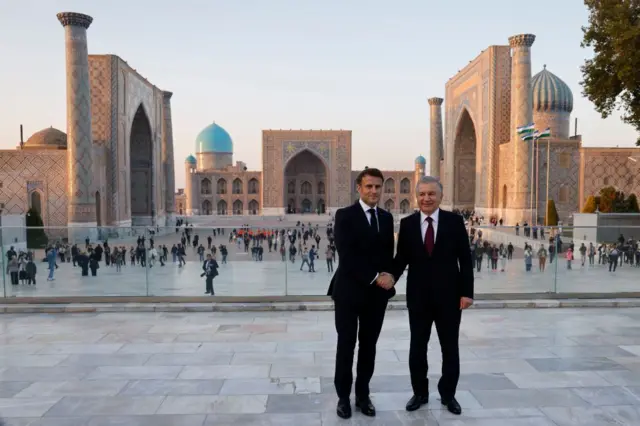 Макрон менен Мирзиеёв Самаркандда