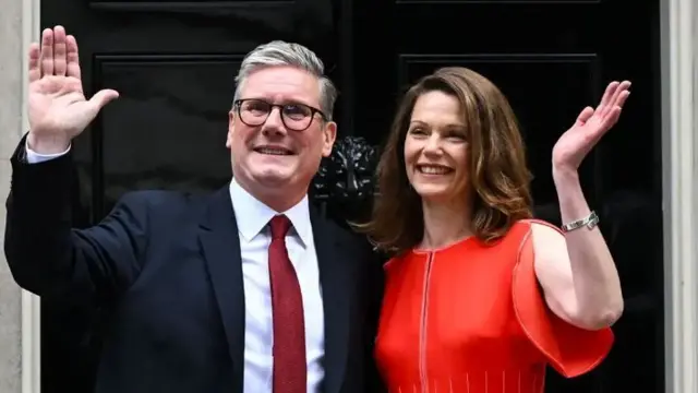 Kier Starmer bụ Praịm Mịnịsta ọhụrụ nke mba Briten na nwunye ya