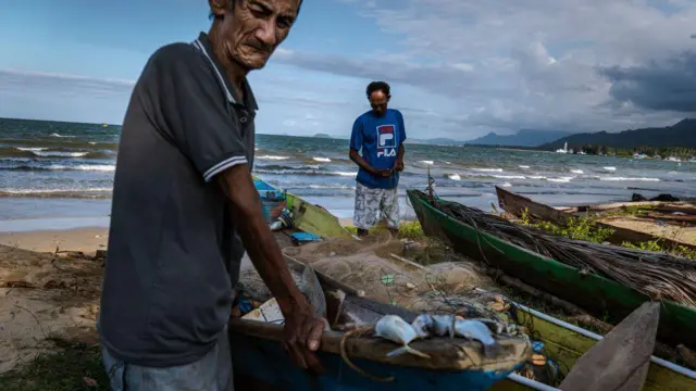 Nelayan di sekitar tambang nikel di Mandiodo, Sulawesi Tenggara