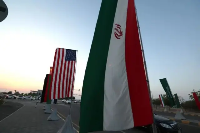 د ایران او امریکا بېرغونه
