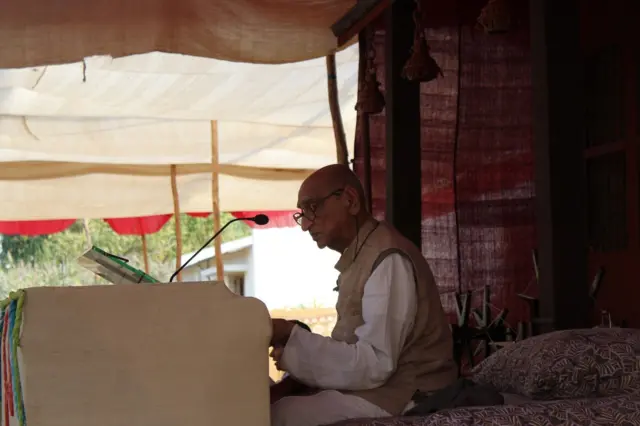 નારાયણ દેસાઈ