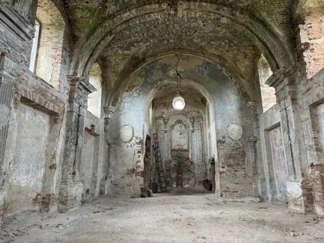 Руїни в межирові1536