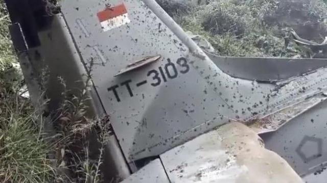 Salah satu pesawat latih TNI AU Super Tucano yang jatuh di Pasuruan.