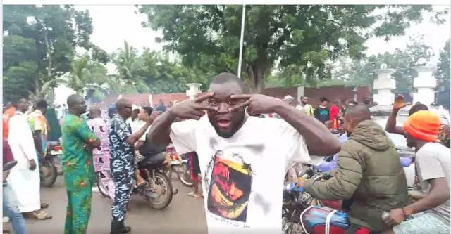 Awọn araalu to n dunnu