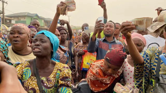 Awon oluwode inira ọwọngogo owo naira tuntun