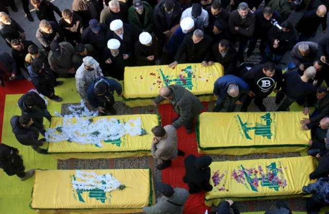 تشييع خمسة عناصر من حزب الله