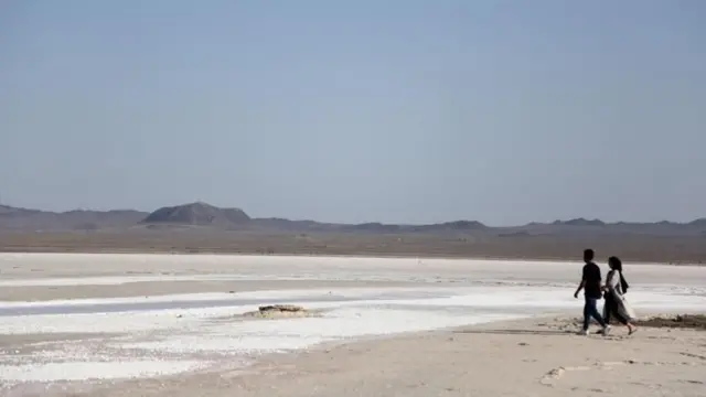 होज-ए-सुलतान तलाव