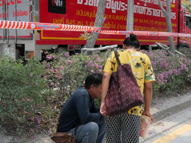 อุดร แอมประชา ชาว จ.ชัยภูมิ อายุ 57 ปี พร้อมด้วยสุพิศ บุตรศรี ชาว จ.ยโสธร วัย 40 ปี