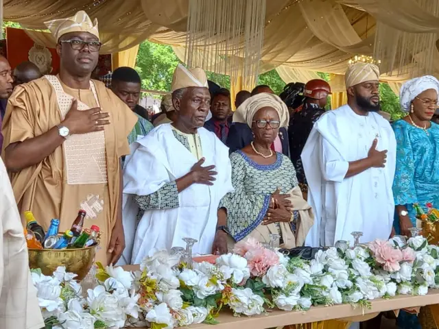Gomina Seyi Makinde atawọn eekan ijọba Oyo