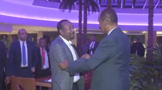 Ministirri Muummee Abiy Pirezidantii Ertiraa Isaayyaas Afawarqii waliin Kaayirootti wal arguu Ministirri Odeeffannoo Ertiraa ibseera