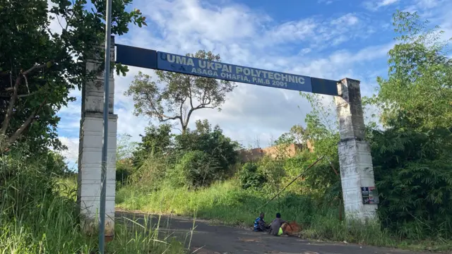 Ụlọakwụkwọ mahadum Umu Ukpai nọ n'ime obodo ya na Asaga, Ohafia