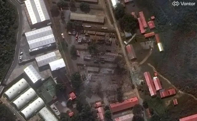 ပုံ ၈ - ဖွဲတေး တီယိုနာ စစ်စခန်းရဲ့ မြောက်ဘက်ပိုင်းကို တိုက်ခိုက်ခံရပြီးနောက်ပိုင်းမှာ တွေ့မြင်ရစဉ် 