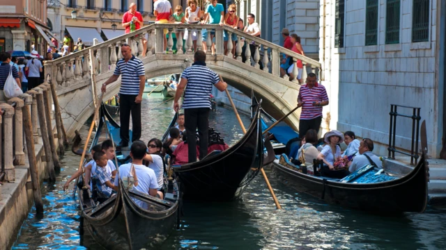 వెనిస్, అమ్‌స్టర్‌డామ్, ఇటలీ