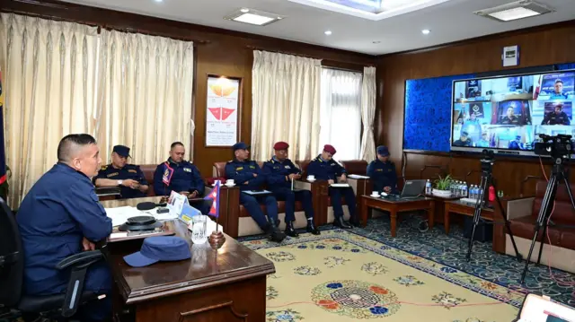 निर्वाचन सुरक्षालाई लक्षित गर्दै उच्च प्रहरी अधिकारीहरूलाई निर्देशन दिँदै प्रहरी प्रमुख दानबहादुर कार्की।