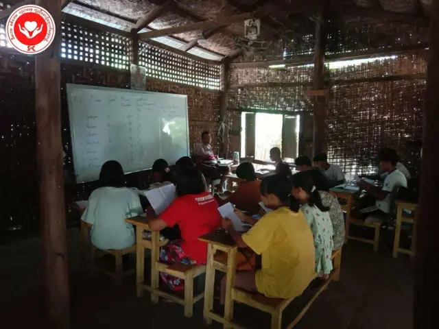 ဆရာ/ဆရာမ မလုံလောက်မှုကလည်း စစ်ကိုင်းတိုင်းထဲက စာသင်ကျောင်းတွေအတွက် အခက်အခဲတစ်ခု ဖြစ်နေပါတယ်။