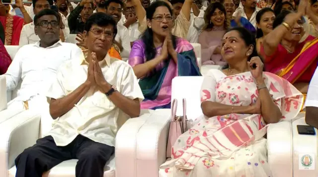 'நேரம் வரும்போது நான் வருவேன்' – அரசியலுக்குள் நுழைய விஜய் அஸ்திவாரம் போட்டது எப்படி?