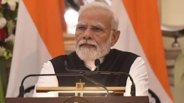 नरेंद्र मोदी