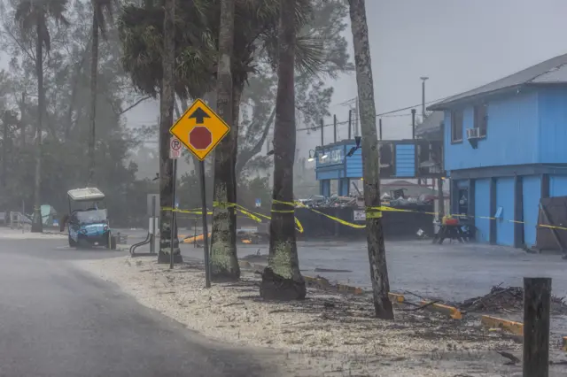 Região da Flórida começa a enfrentar vento e chuva que antecedem passagembrabet grátisfuracão