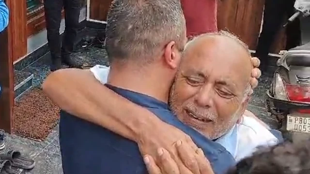 ਮੇਜਰ ਆਸ਼ੀਸ਼ ਧੌਂਚਕ ਦਾ ਪਰਿਵਾਰ