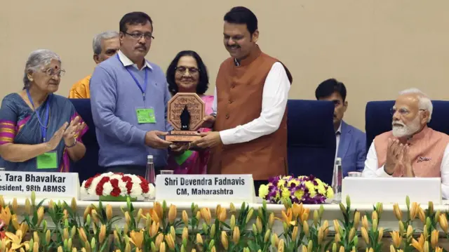 साहित्य संमेलन उद्घाटन 