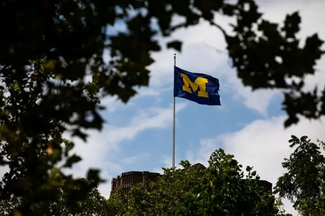 মিশিগান বিশ্ববিদ্যালয়ের শিশু চিকিৎসক জেনি রাডেস্কি মনে করেন, অভিভাবকত্ব ও স্ক্রিন ব্যবহারের বিষয়ে আলোচনা দিন দিন আরও জাজমেন্টাল হয়ে উঠছে