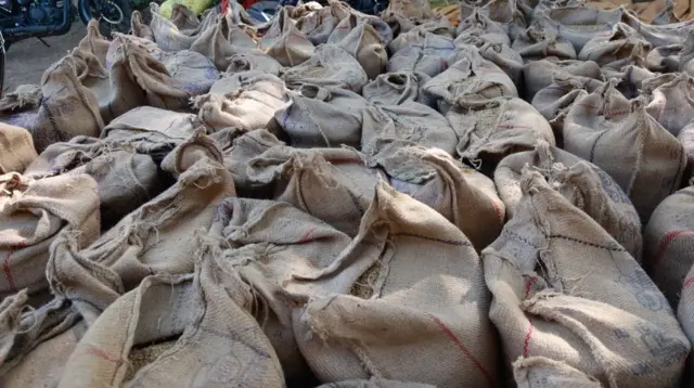 அமோகமான குறுவை சாகுபடி: ஆனால் கொள்முதலில் என்ன குளறுபடி? பிபிசி தமிழ் கள ஆய்வு