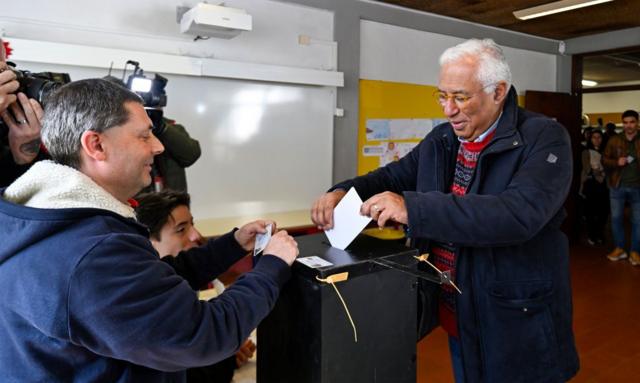António Costa votando