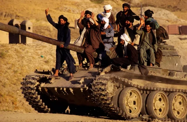 ''هغسې چې په افغانستان کې سخت دریځه ډلې پیاوړې کېږي، د پاکستان او امریکا تر منځ د اوږده مهال همکارۍ لپاره بنسټ رامنځته کولای شي.''