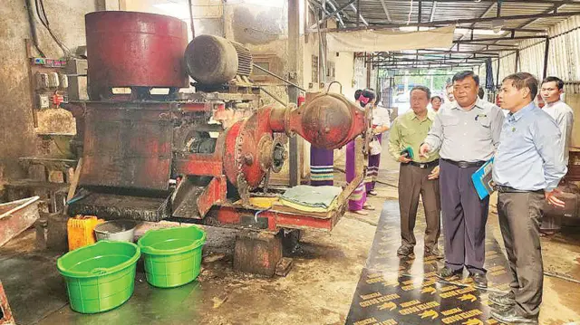 စစ်ကောင်စီက စစ်ဆေးရေးဝင်နေတဲ့ ဆီစက်လုပ်ငန်းခွင်တစ်ခု